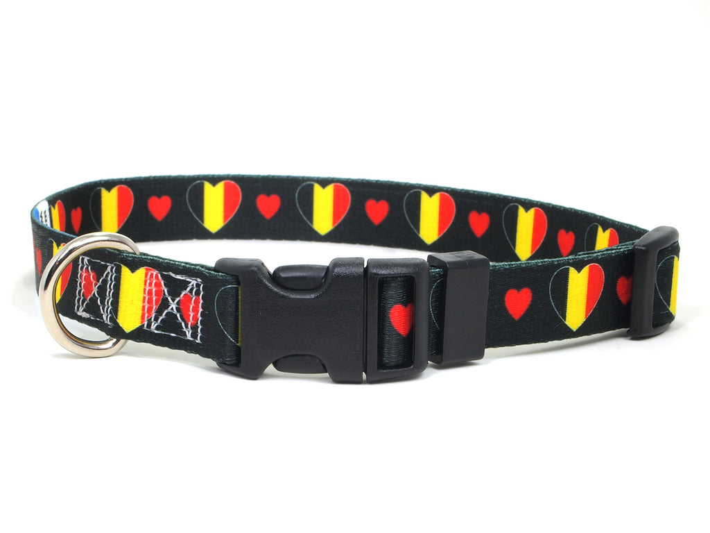 Dog Collar with Belgium Hearts Pattern in black