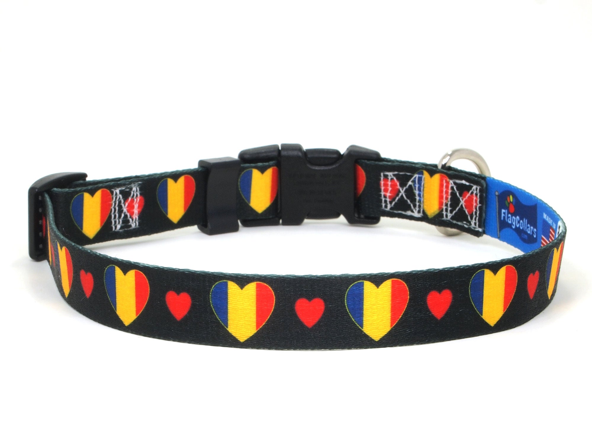 Dog Collar with Chad Hearts Pattern in black