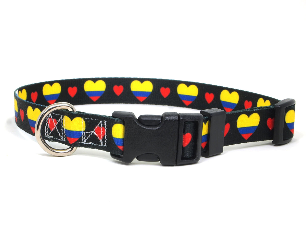 Dog collar with colombian flag and red hearts on  black