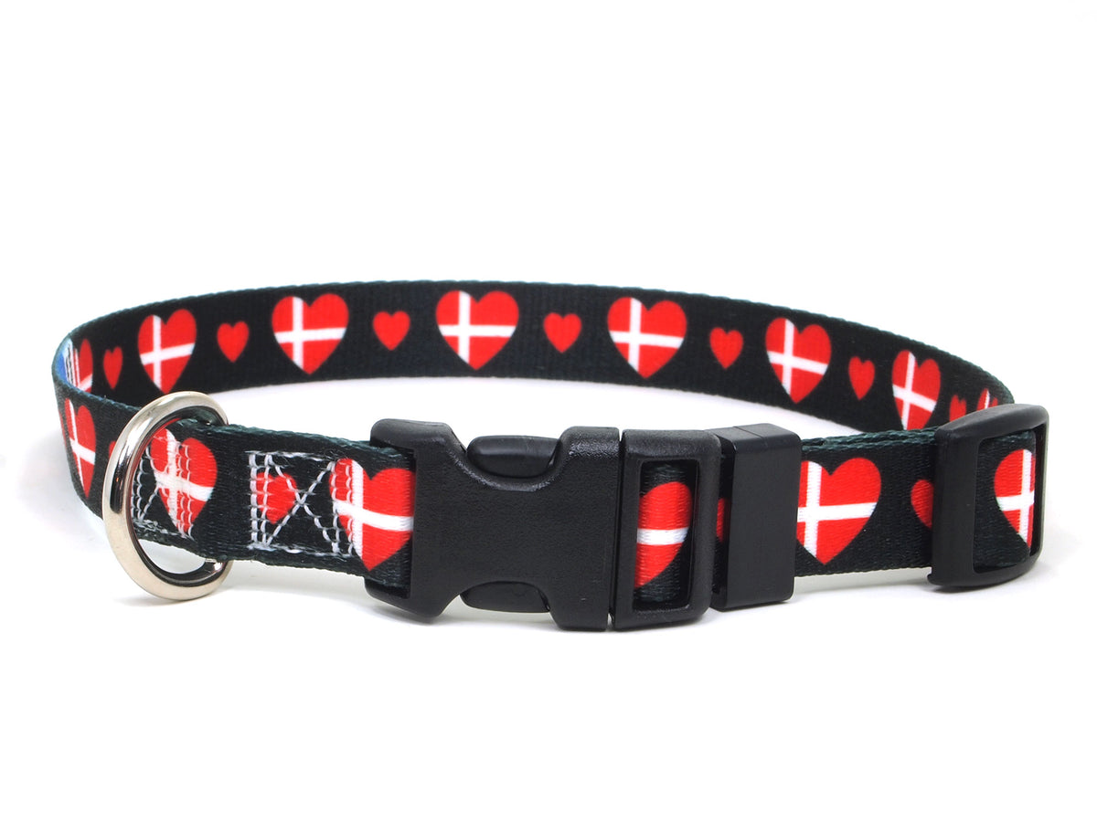 Dog Collar with Denmark Hearts Pattern in black