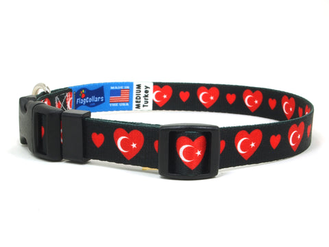 Dog Collar with Turkey Hearts Pattern in black