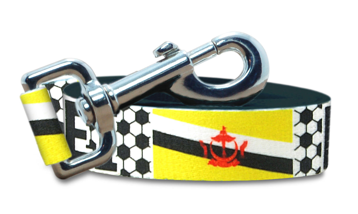 Brunei Dog Leash for Soccer Fans | Black or Pink | 6 or 4 Foot